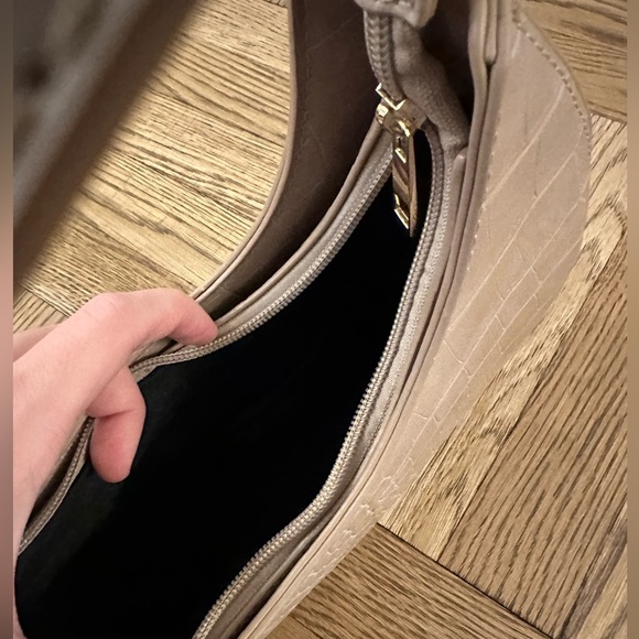 ASOS Curved Shoulder Bag - Picture 5 of 6